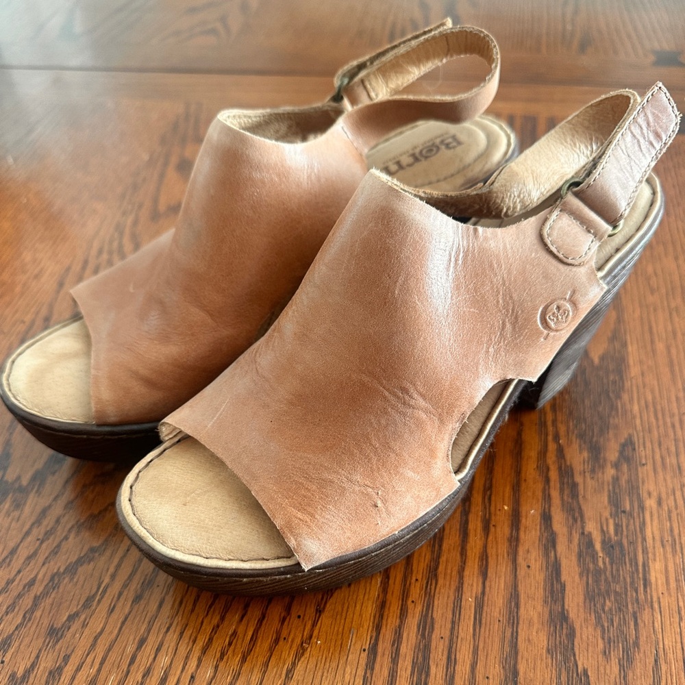 Born Women's Tan Leather Slingback Wedges